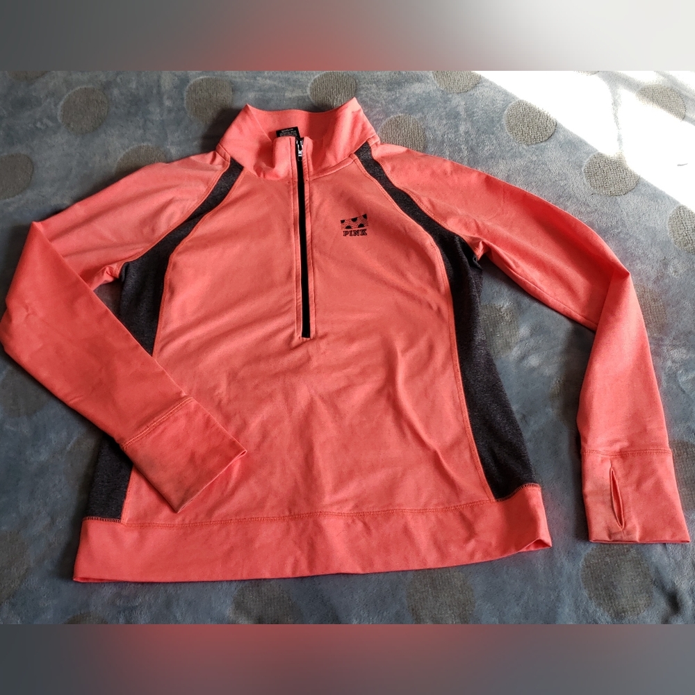 VS Pink Ultimate Pullover Size Large